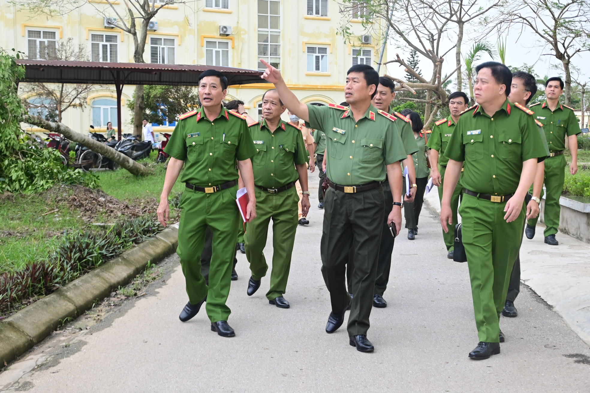 Trại tạm giam Công an thành phố chủ động ứng phó, khắc phục hậu quả sau cơn bão số 3
